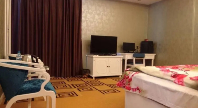Qing Feng Yu Hai Hotel- Kunming, Rezerwuj Hotel Hotele w Kunming z parkingiem, Parking