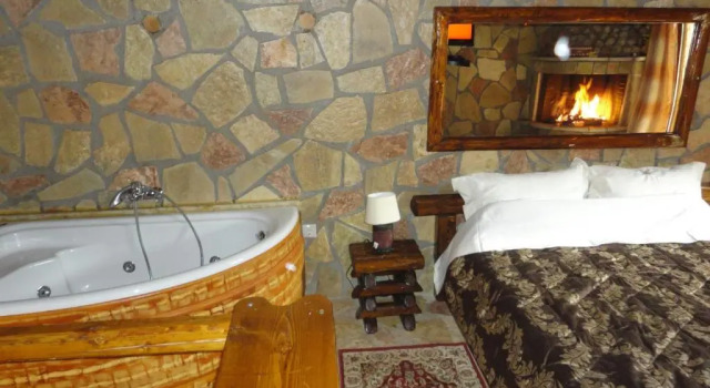 Полулюкс Deluxe Suites Zachlorou