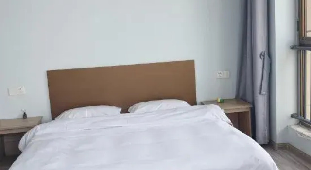 Люкс Мансарда с балконом и с видом на море Palm Bay Hotel