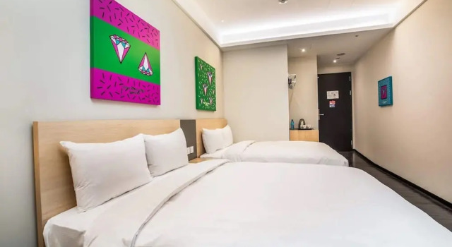 Четырёхместный номер Standard Green World Hotel - Zhonghua