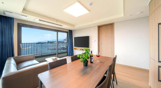 Sokcho I Park Suite Hotel and Resort