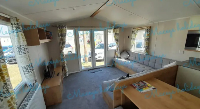 Pet Friendly Caravan in Walton on the Naze