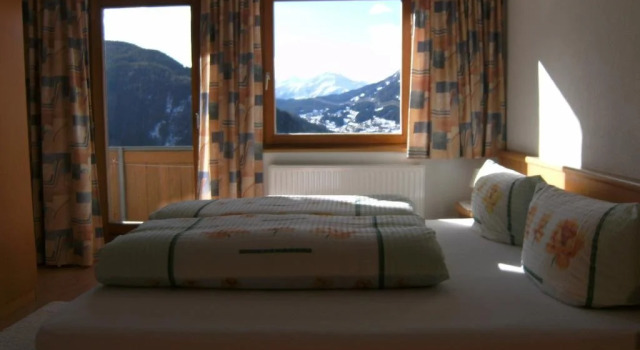 Haus Jenewein, Забронировать Отель Отели Тироля 3 звезды, 3*