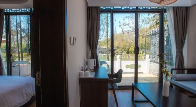 Люкс Cloud Four Seasons Homestay (Yangzhou Slender West Lake Daming Temple)