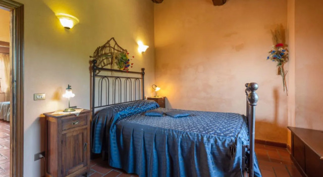 House Le Calle Cinigiano, Book Hotel Cinigiano 