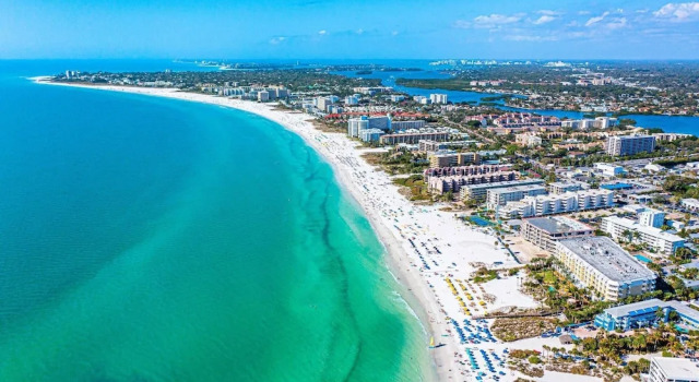 Номер Standard Palm Bay Club 7th-floor Oceanfront Condo on Private Beach