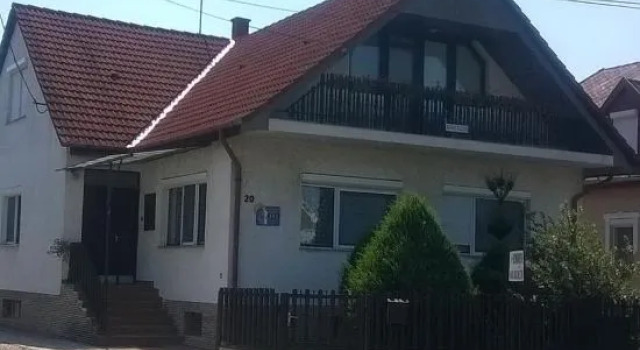 Póczáné Vendégszobái, Забронировать Отель Отели Вашего с парковкой, Парковка