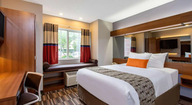 Двухместный номер Microtel Inn & Suites by Wyndham Philadelphia Airport