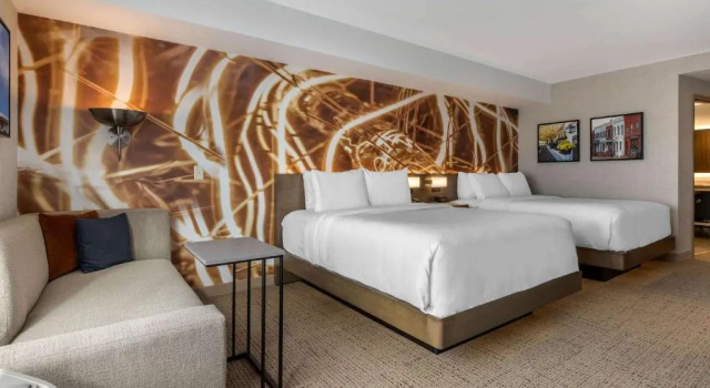 Четырёхместный номер Standard Cambria Hotel West Orange