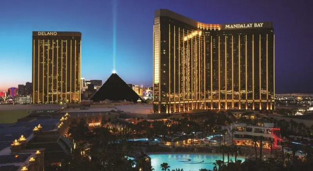 Двухместный люкс Sky View Пентхаус c 1 комнатой Mandalay Bay Resort And Casino