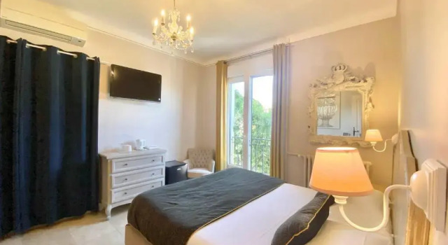 Hotel du Soleil et Spa, Забронировать Курортный отель СПА-отели Сен-Реми-де-Прованса, рядом с Bob Appleman's Sculptures, SPA-услуги