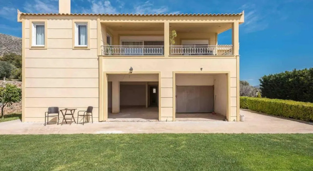 Anavissos 3bdr Seaview Beachhouse with Bbq, Забронировать Дом для отпуска Виллы Сароникос, Вилла