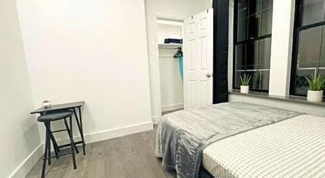 Nyc Manhattan Bedroom, Забронировать Отель Отели Нью-Йорка с парковкой, рядом с Saint Philip's Episcopal Church, Парковка