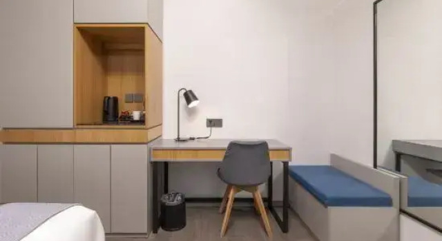 Suite Philosopher Hotel