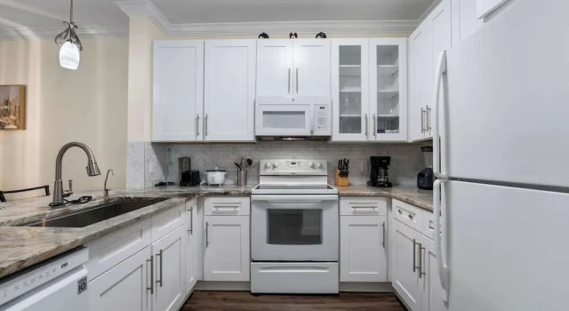 NEW Listing Gorgeous 2 bd Condo