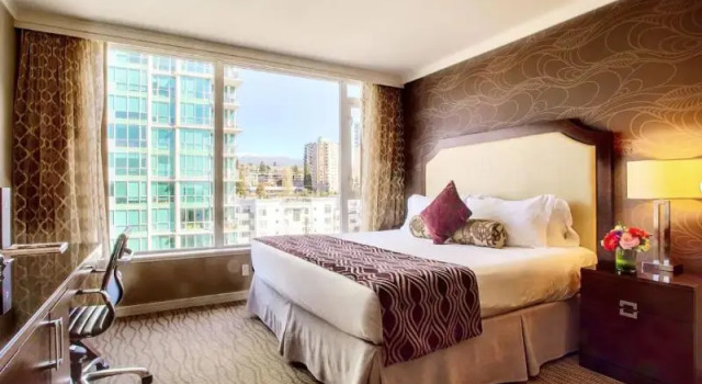 Номер Standard Pinnacle Hotel at the Pier