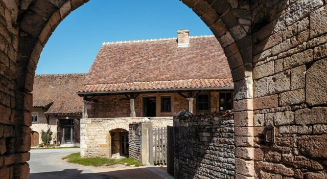 Gîte la Porterie - Clos des Dames de Lancharre, Book Hotel Hoteller i Chapaize med parkering, Parkering