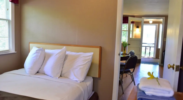 Номер Deluxe с 2 комнатами с балконом и с видом на озеро Delton Oaks Resort