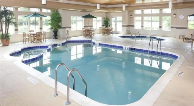 Полулюкс Holiday Inn Express Hotel & Suites Chicago West Roselle by IHG