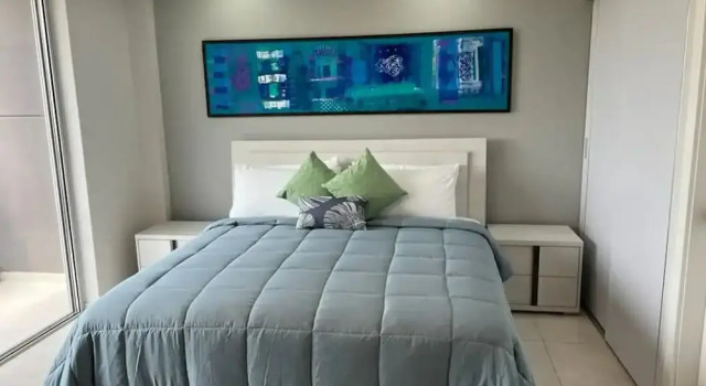 Eagle Beach Modern 2br2ba Beachfront Condo w Pool