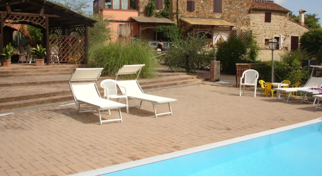 Superior Ground Floor Apartment With Pool View, Buchen Sie Ferienwohnung Hotels in Elsa-Tal mit Parkplatz, Parkplätze