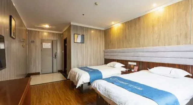 Huayi Hotel (Huitong RT Mart store, Mengshan Avenue, Linyi), Prenota Hotel Hotel a Shandong con parcheggio, Parcheggio