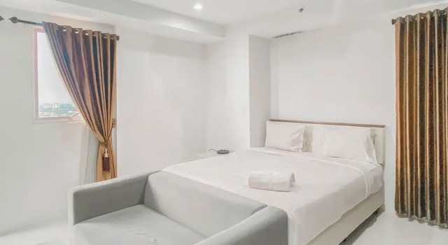 Апартаменты Standard Fully Furnished With Cozy Design Studio Azalea Suites Apartment