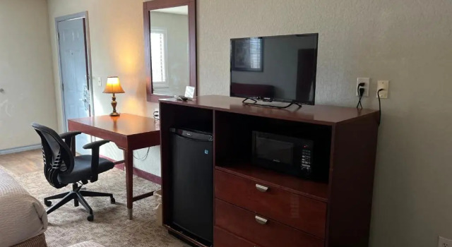 Hotel O Bien Venido Pearsall I-35, Book Hotel Hoteller i Pearsall med parkering, Parkering