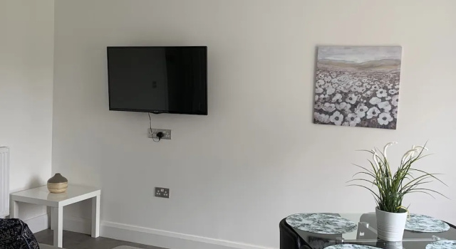 Апартаменты Deluxe HEATHROW AIRPORT apartments-FREE parking-Free underground to and from Heathrow-30 min central London