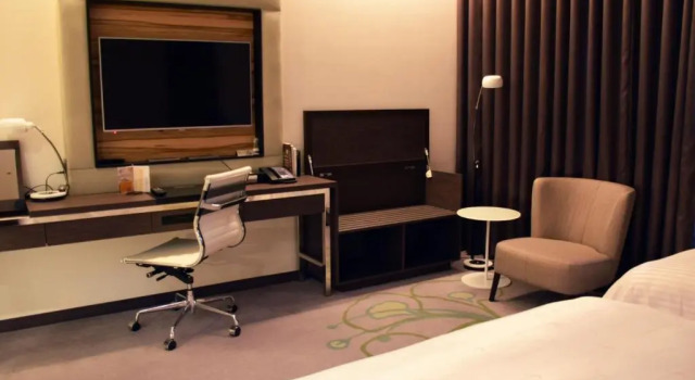 Трёхместный номер Deluxe Golden Tulip Glory Fine Hotel