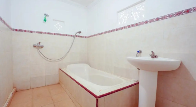 Tebluess Guesthouse Gianyar Redpartner