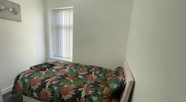 Great House 10mins to Manchester City Centre, Book Hotel Macclesfield 