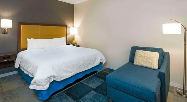 Номер Mobility Accessible tub Hampton Inn & Suites San Antonio Brooks City Base