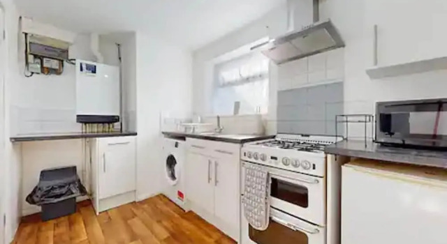 Captivating 2-bed Apartment in Stanford-le-hope, Забронировать Апартаменты/квартира Отели Станфорд-ле-Хоп с парковкой, Парковка