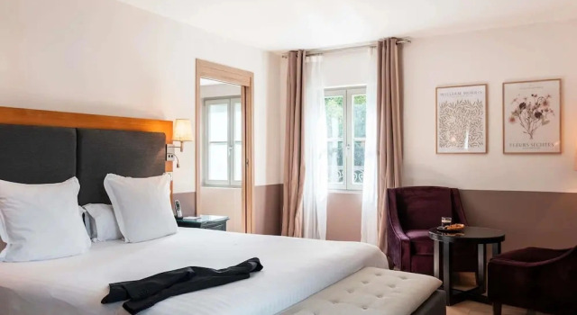 Номер Classic Mercure Maintenon