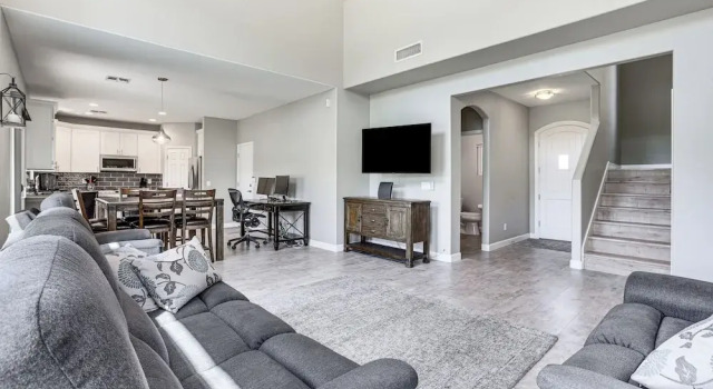 7 Mi to Dtwn: Golf Getaway w/ Fire Pit in Phoenix