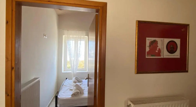 Barbajonn's Stone House, Prenota Hotel Malvasia 