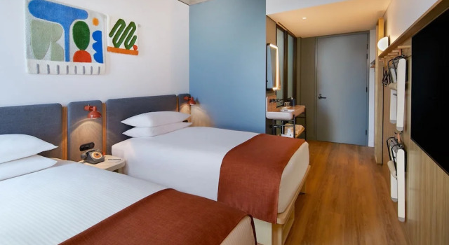 Шестиместный номер Standard Moxy Sydney Airport