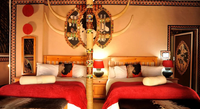 aha Lesedi Cultural Village, Reservar Hotel Pelindaba 