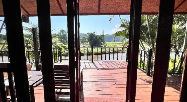 Шале с балконом и с красивым видом из окна Pai Hotsprings Spa Resort