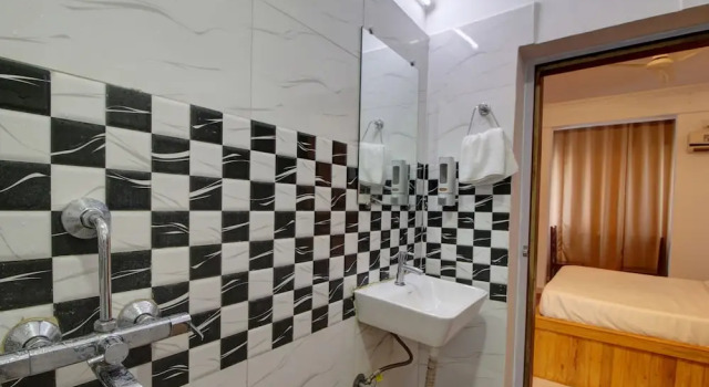 Номер Standard с видом на бассейн Hotel Pleasure Inn near Turtle Beach- Morjim