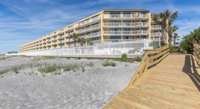 220 Charleston Oceanfront Villas Dolphin View, Забронировать Отель Фоли-Бич Lowcountry, рядом с Рыболовный пирс Фолли-Бич