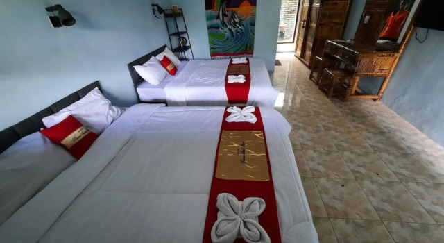 Четырёхместный номер Deluxe Hotel Besar Bulan Baru - Senggigi