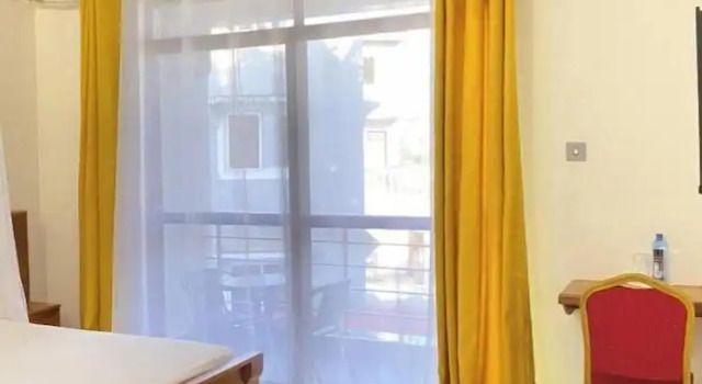 Номер Standard Queens Court Hotel