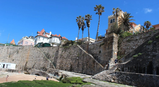 Casa da Azarujinha, Забронировать Отель Эшторил Estoril Coast, рядом с Учебный центр Centro de Interpretação Ambiental da Pedra do Sal