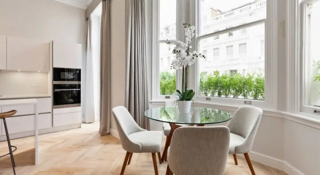 Elegant 3 Bed Apt W/terrace Near Kensington, Забронировать Апартаменты/квартира Апартаменты Лондона, рядом с Парк Кенсингтонские сады, Апартаменты/квартира