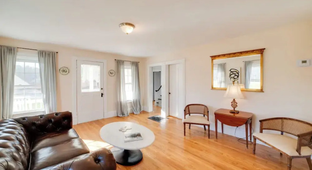 < 4 Mi to Cooperstown: Charming Historic Home!, Buchen Sie Ferienhaus Cooperstown New York State