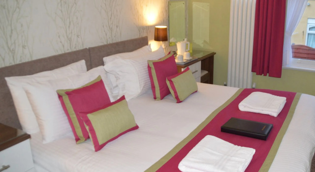 Grosvenor House, Varaa Hotelli Torquay Devon