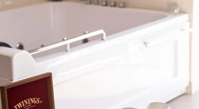 8 Rooms Hotel, Buchen Sie Hotel Hotels in Neapel mit Pool, Schwimmbad