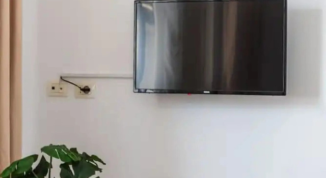 Коттедж Modern Home With Wifi and Beach Access Golem